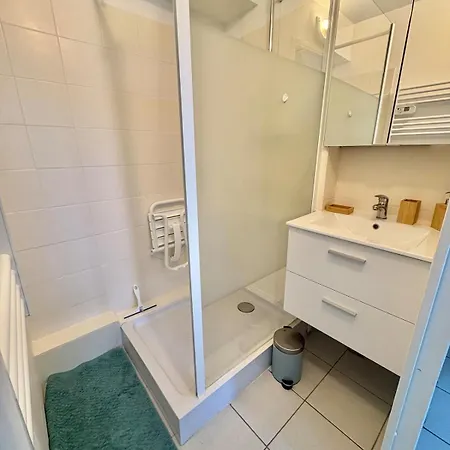 Apartment T2 5 Personnes - Piscine- Proche - Clim *
