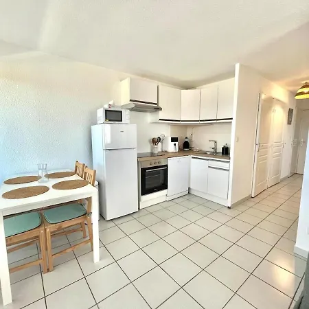 Apartment T2 5 Personnes - Piscine- Proche - Clim *